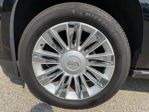 Used 2019 Cadillac Escalade Platinum AWD/4WD image 7