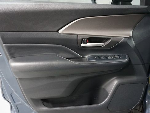 Certified 2024 Toyota Grand Highlander FWD image 30