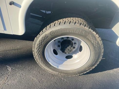 Used 2024 Ford F450 XL image 4