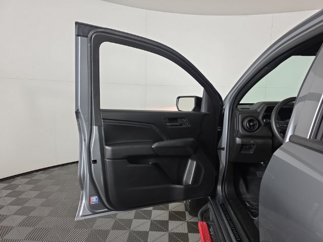 Used 2023 Chevrolet Colorado Trail Boss w/ LPO, Dark Essentials Package AWD/4WD image 24