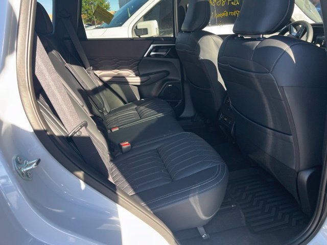 Used 2026 Mitsubishi Outlander SEL FWD image 8
