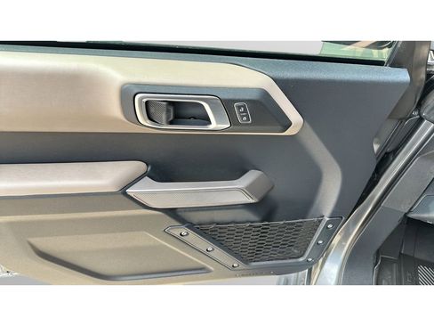 Used 2022 Ford Bronco Wildtrak AWD/4WD image 11