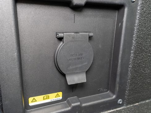 Used 2022 Ford F150 Lariat w/ Equipment Group 502A High image 12