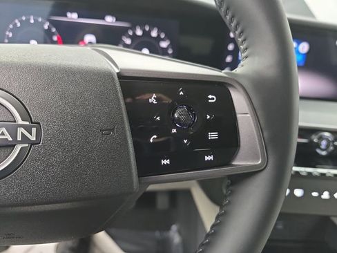 Used 2025 Nissan Murano SV image 39