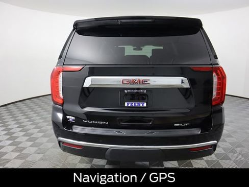 Used 2021 GMC Yukon XL SLT w/ SLT Premium Package image 5