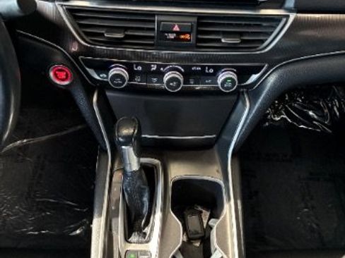 Used 2018 Honda Accord Sport image 24