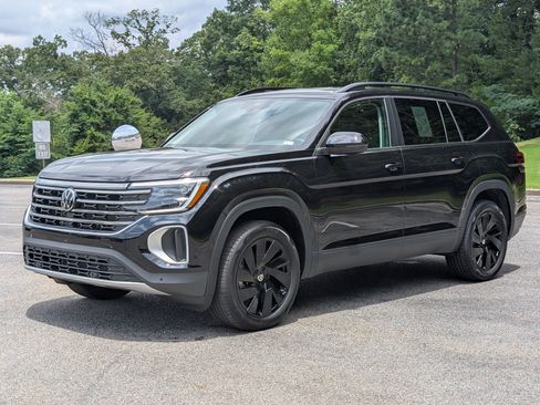 Used 2026 Volkswagen Atlas SE w/ Panoramic Sunroof Package FWD image 5