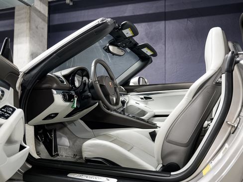 Used 2013 Porsche Boxster S RWD image 17