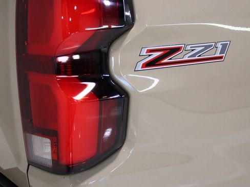 Used 2024 Chevrolet Colorado Z71 w/ Z71 Convenience Package 2 image 77