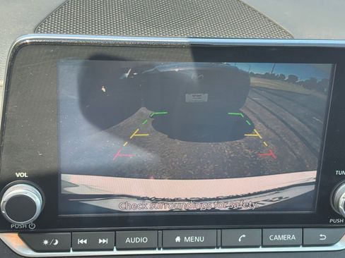 Used 2025 Nissan Altima 2.5 SV FWD image 23