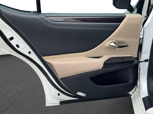 Certified 2020 Lexus ES 300h ES 300h Sedan image 11