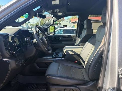 Used 2025 Chevrolet Silverado 2500 ZR2 w/ ZR2 Bison Edition AWD/4WD image 9