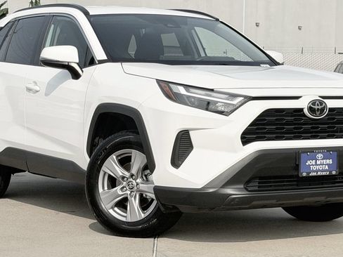 Used 2025 Toyota RAV4 XLE FWD image 2