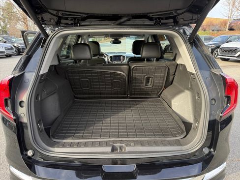 Used 2022 GMC Terrain SLT image 15