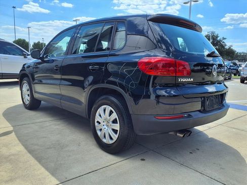 Used 2017 Volkswagen Tiguan Limited image 3