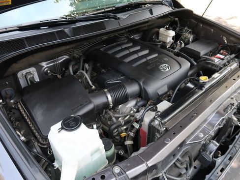 Used 2011 Toyota Tundra 4x4 CrewMax w/ TRD Rock Warrior Pkg image 43
