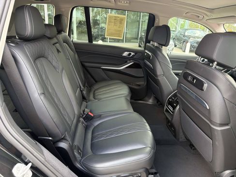 Used 2025 BMW X7 xDrive40i AWD/4WD image 17