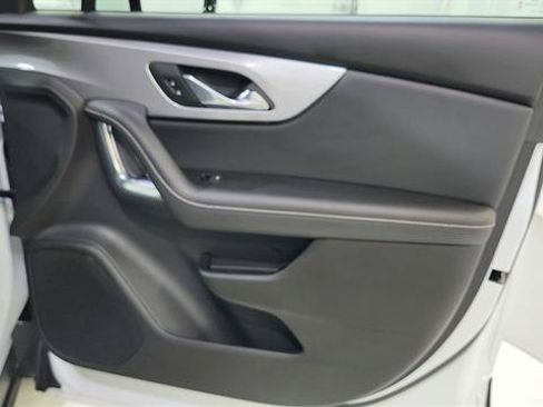 Used 2025 Chevrolet Blazer LT FWD image 24