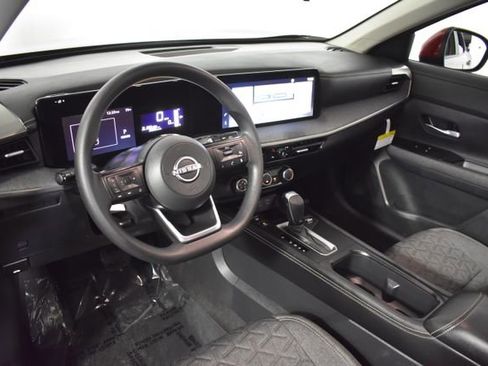 Certified 2025 Nissan Kicks SV w/ SV Premium Package AWD/4WD image 12