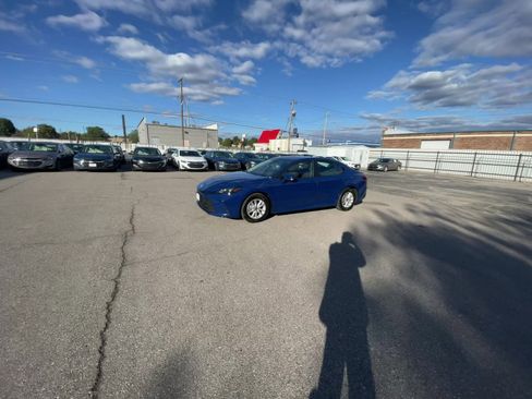 Used 2025 Toyota Camry LE image 16