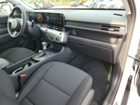 New 2026 Hyundai Kona SE image 9