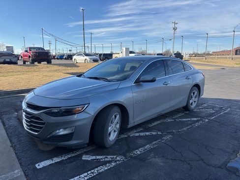 Used 2024 Chevrolet Malibu LT image 4