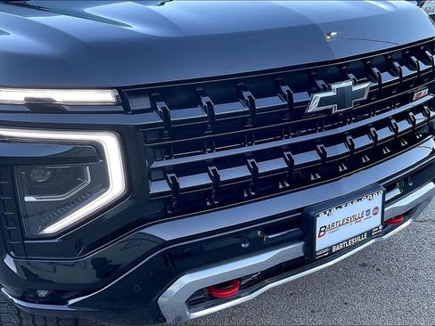 Used 2025 Chevrolet Suburban Z71 AWD/4WD image 30