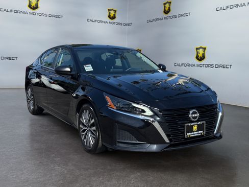Used 2025 Nissan Altima 2.5 SV FWD image 7