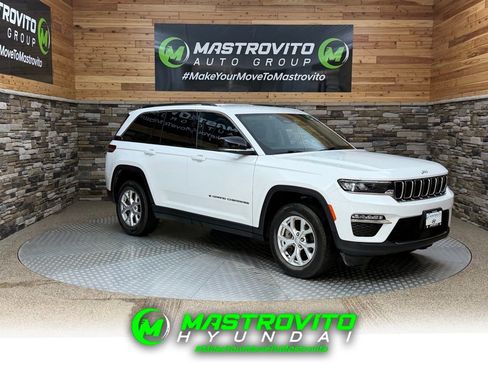 Used 2023 Jeep Grand Cherokee Limited AWD/4WD image 1