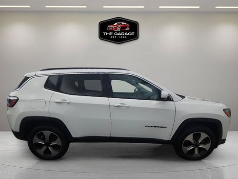 Used 2018 Jeep Compass Latitude w/ Popular Equipment Group AWD/4WD image 7