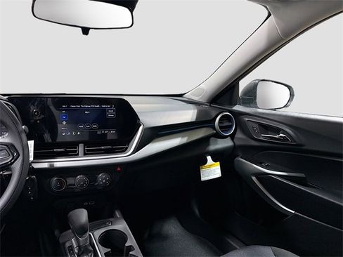 New 2026 Chevrolet Trax LS image 25