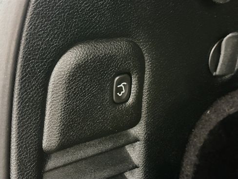 Used 2018 Jeep Grand Cherokee Limited AWD/4WD image 32