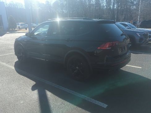 Used 2024 Volkswagen Tiguan SE R-Line image 10