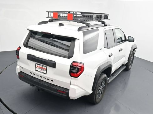 Used 2025 Toyota 4Runner SR5 AWD/4WD image 30