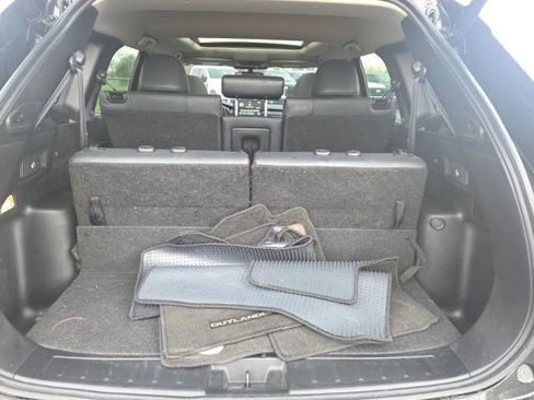 Used 2022 Mitsubishi Outlander SE image 11