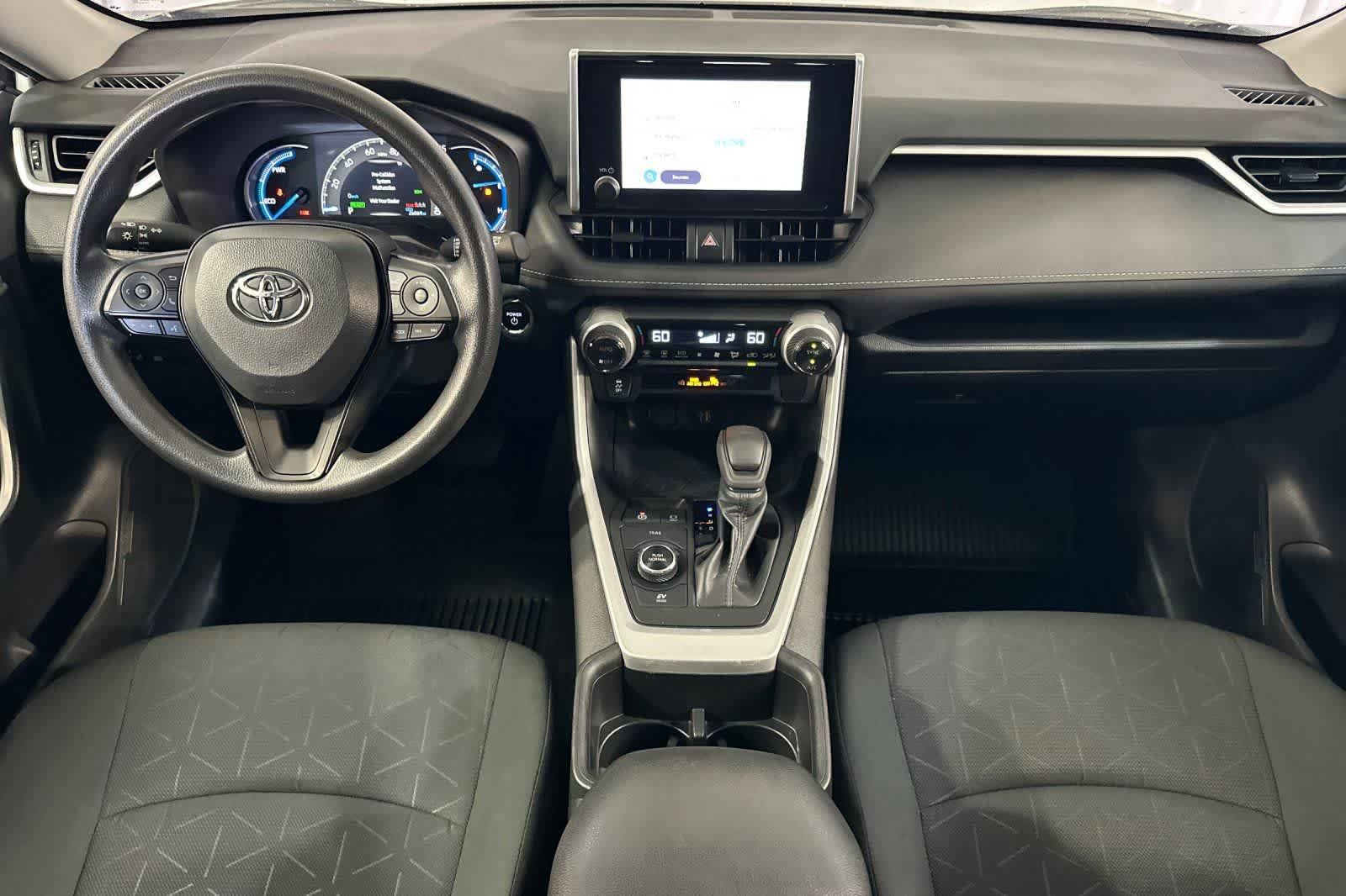 Used 2024 Toyota RAV4 XLE AWD/4WD image 4