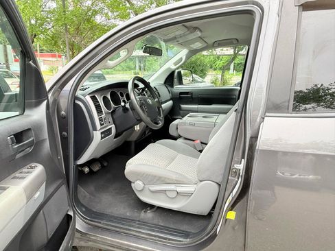 Used 2013 Toyota Tundra 4x4 Double Cab w/ Tow Pkg image 12