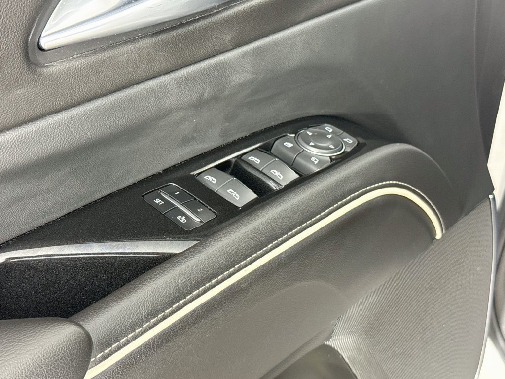 Used 2021 Cadillac Escalade ESV Premium Luxury AWD/4WD image 18