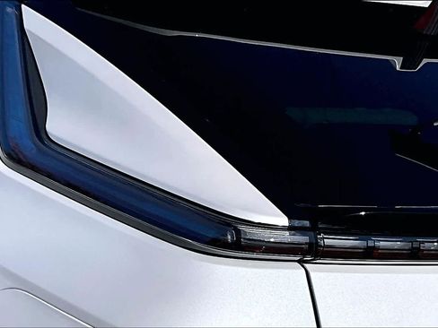 Used 2024 Cadillac Lyriq Sport AWD/4WD image 32