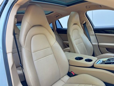 Used 2021 Porsche Panamera 4S w/ Premium Package image 43