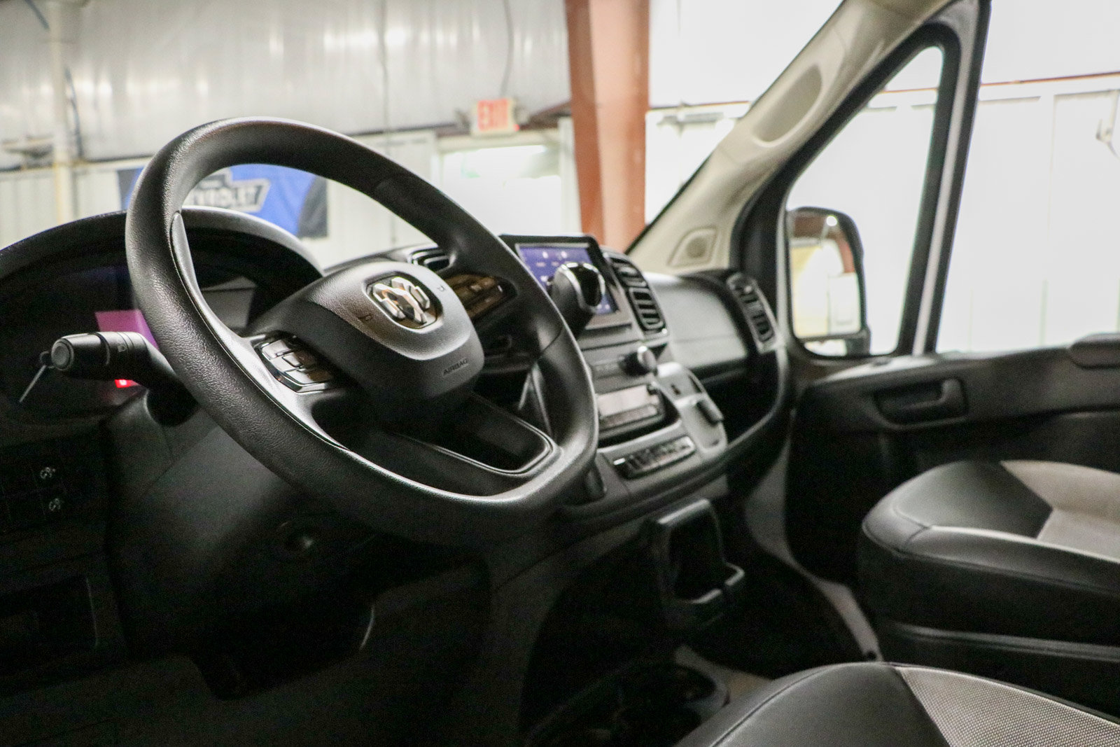 Used 2024 RAM ProMaster 2500 w/ Convenience Group FWD image 22