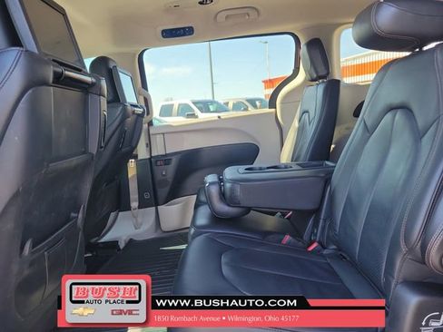 Used 2018 Chrysler Pacifica Touring-L Plus w/ Advanced Safetytec Group image 13