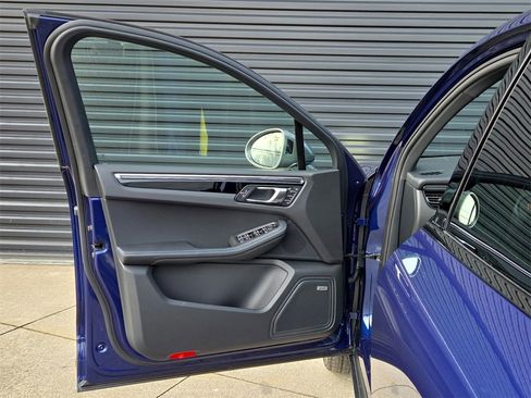 New 2026 Porsche Macan Turbo image 6