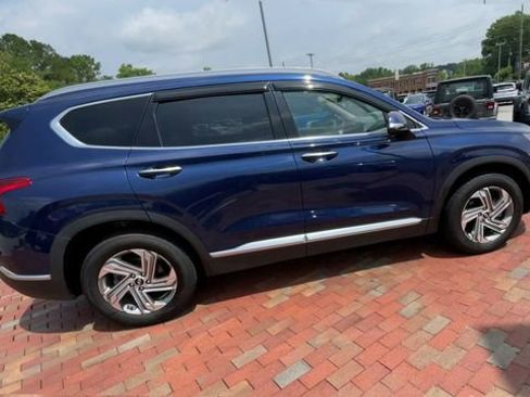 Used 2022 Hyundai Santa Fe SEL w/ Convenience + Premium Package FWD image 2