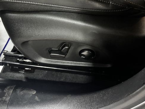 Used 2023 Jeep Compass Limited image 18