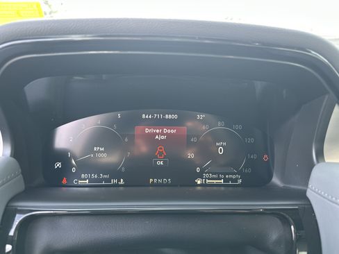 Used 2021 Lincoln Nautilus Reserve w/ Monochromatic Package image 28