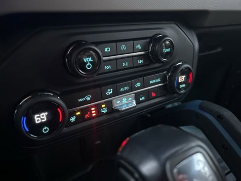 Used 2021 Ford Bronco Wildtrak image 19