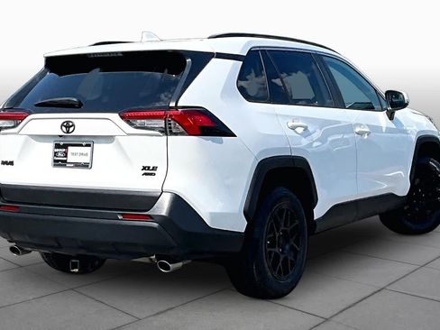 Used 2021 Toyota RAV4 XLE AWD/4WD image 13