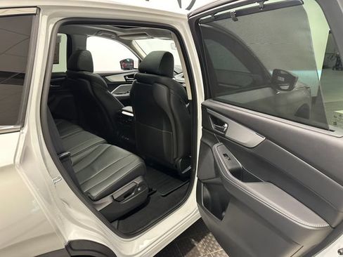 Used 2023 Acura MDX SH-AWD w/ Technology Package image 11