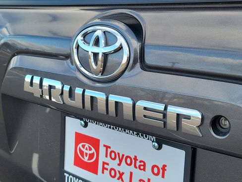 Used 2018 Toyota 4Runner SR5 image 7